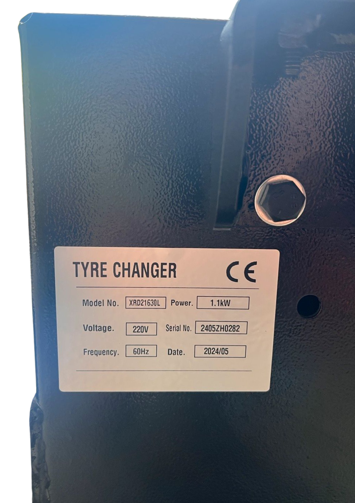 Reifenwechselmaschine mit linkem Hilfs Arm BRAND7