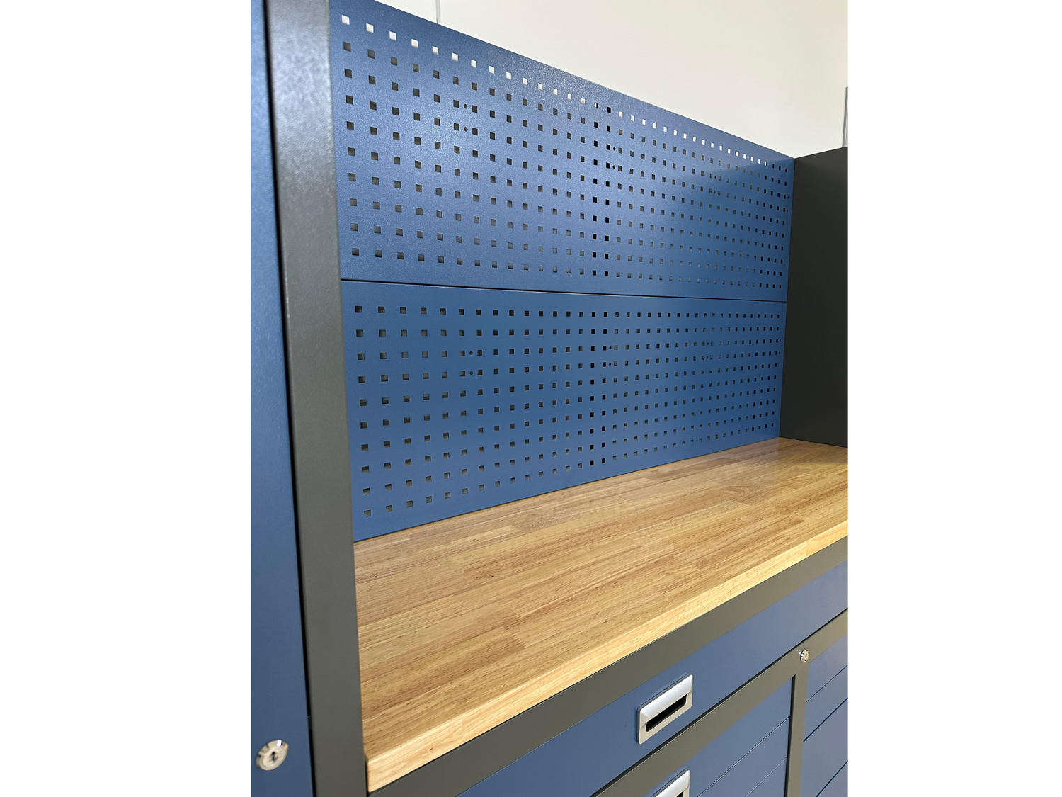 Mobile Werkbank mit 9 Schubladen & 2 Schränken | BRAND7